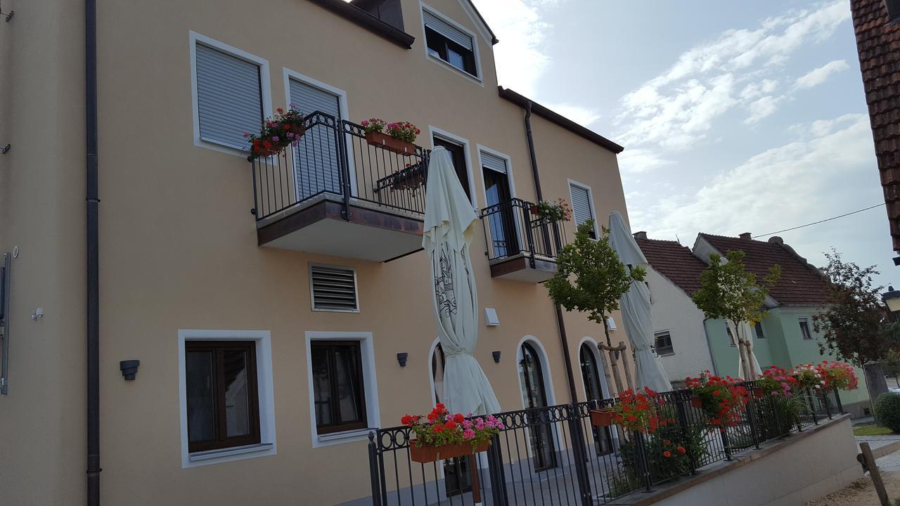 Amalfi Buttenwiesen Exterior foto